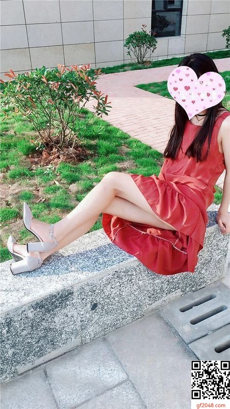 幼師情人真矯情，去哪兒都要我拍紅衣裳