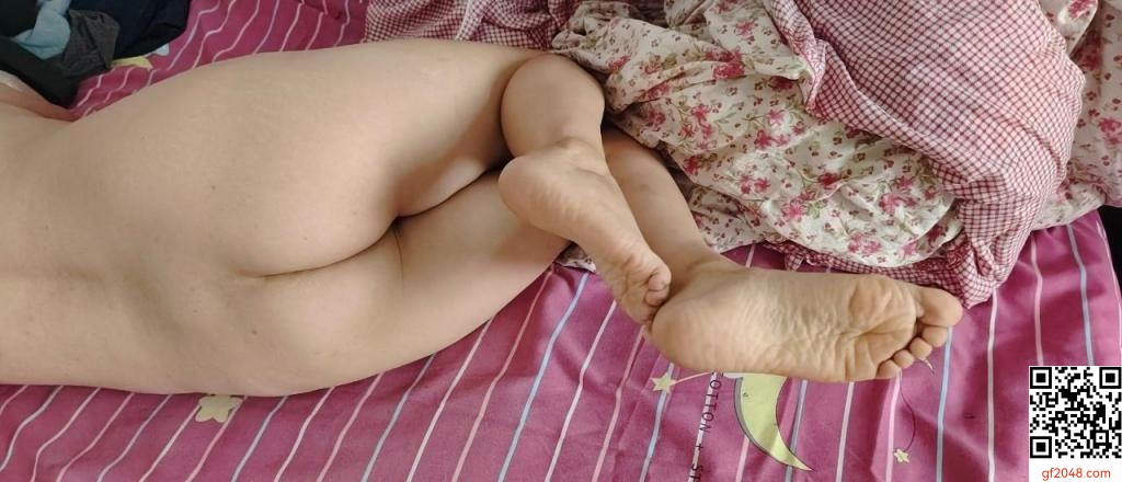 还在哺乳期的微坦少妇，肉肉的极品 [18P]