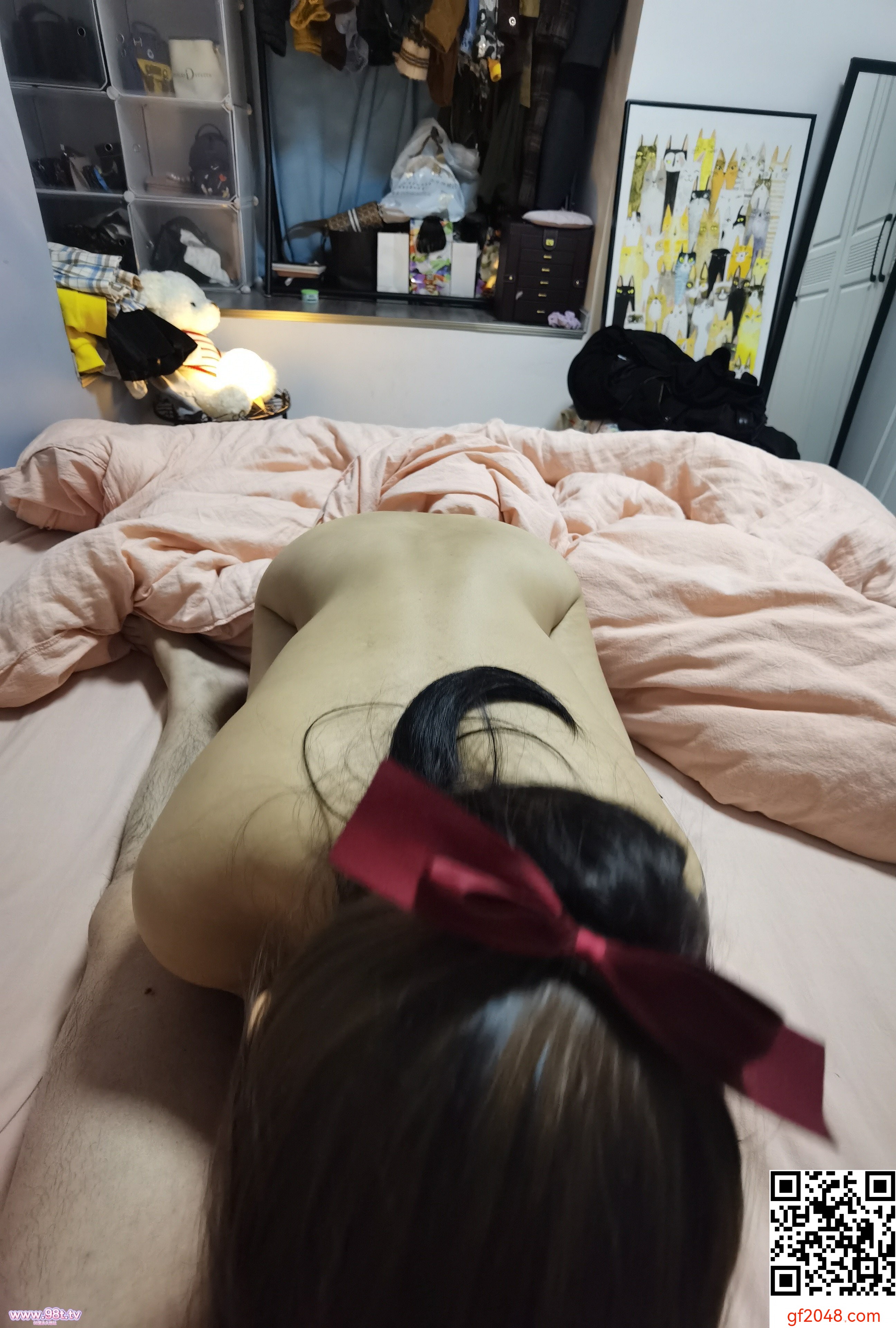 男人最爱的两种女人之一：拥有少女感的漂亮少妇  女仆肥臀+JK 配合而又懂情趣 羞涩而又明艳动人 生活照清纯的感觉拉满【56P+生活照】