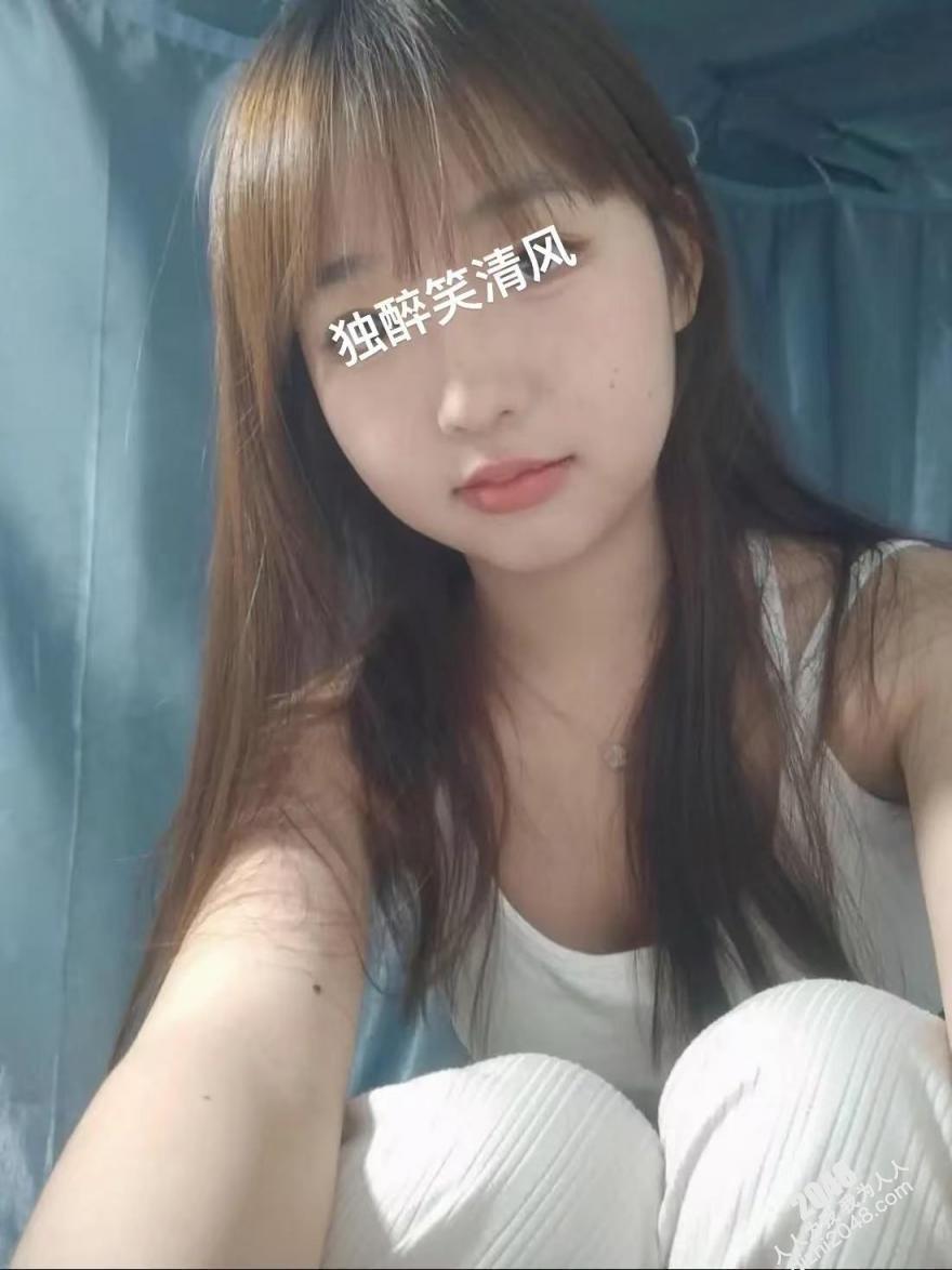 眼睛这里轻微马赛克，长得还不错【21P】