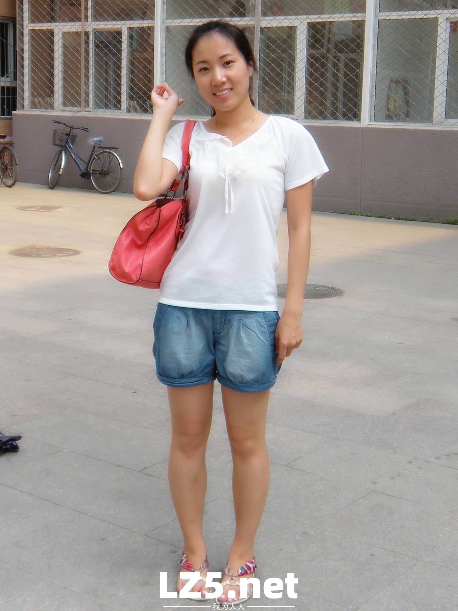 美豔人妻劉珊,云盤海量私拍流出,十年淫片見證嬌娃騷化曆程  (438P)