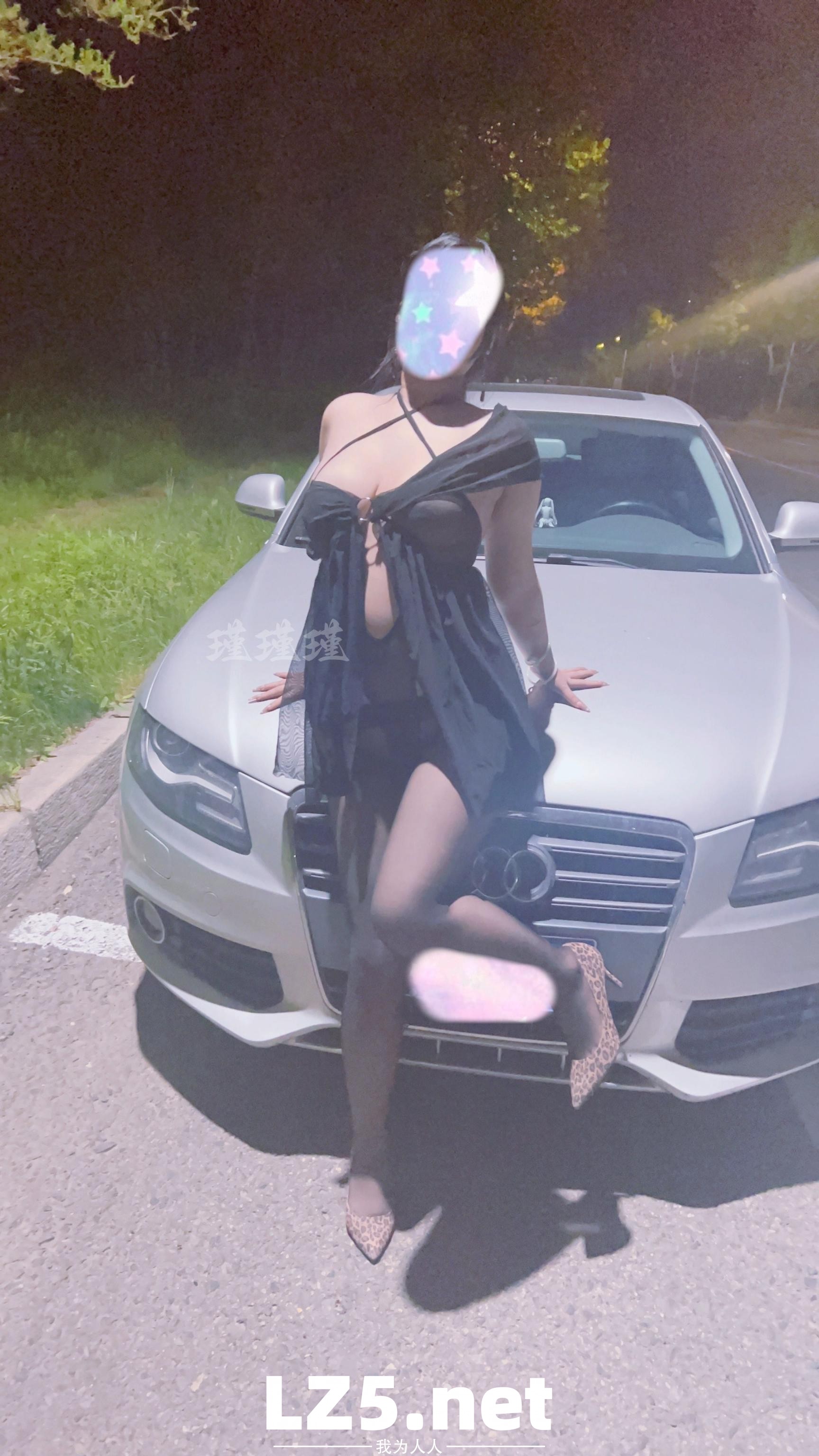 [原创]近期携手巨乳娇妻“全裸”大尺度露出（合集） 公路 公交站 房车营地 天桥 附带下次巨乳单女照片  [94P]