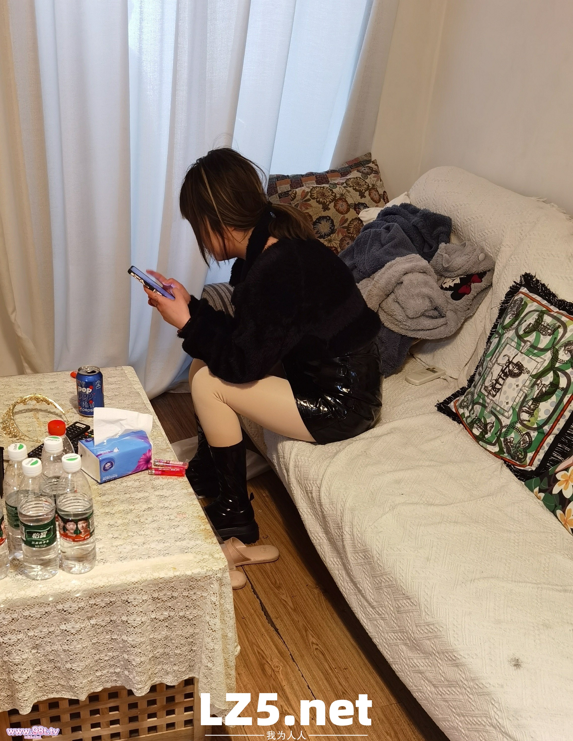 出击记录之还算嫩的妹子黑丝与厚肉丝的诱惑【59P+露脸】