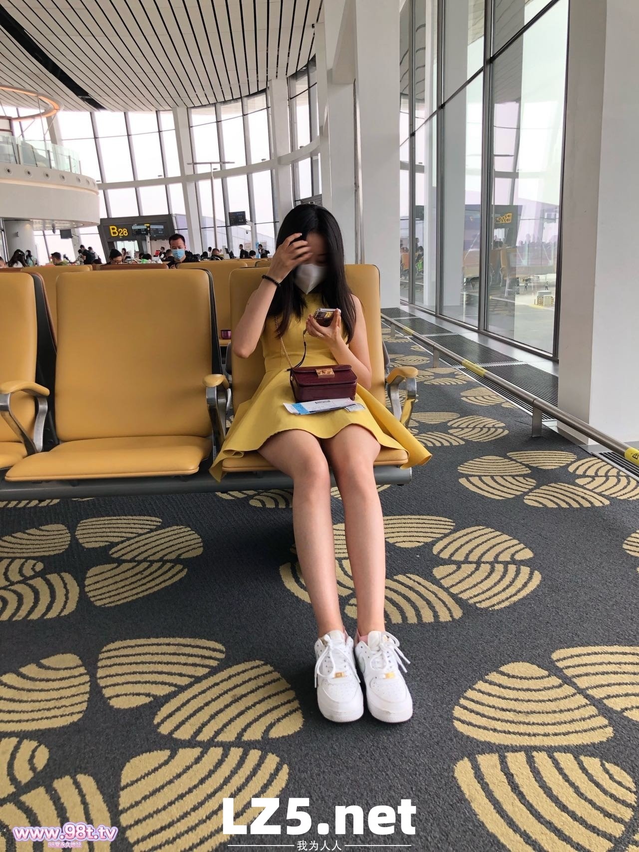 【新人报道】分享自己170黑丝小女友【14P+手势验证+生活照】