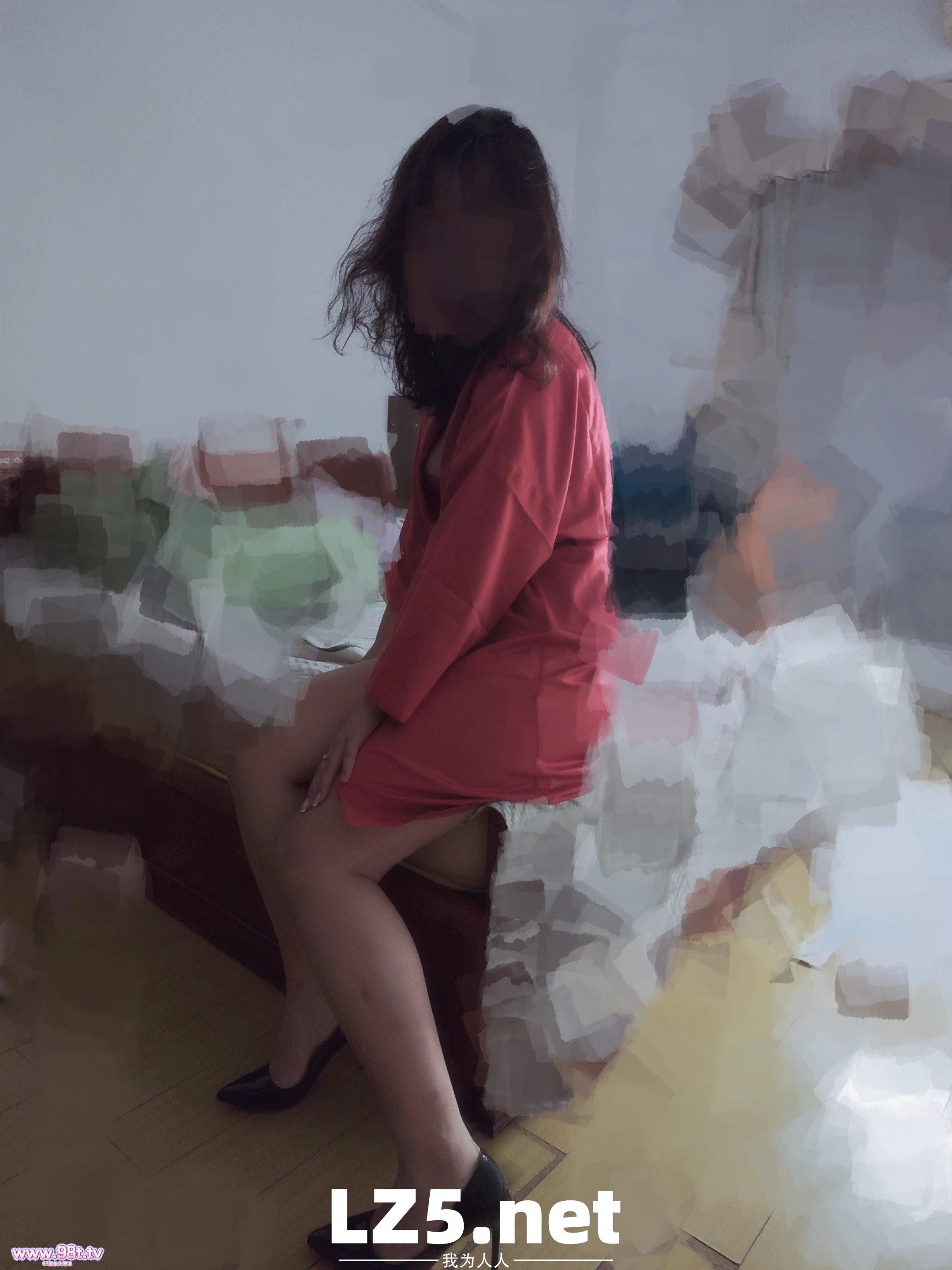 【酱油自拍】与母狗老婆的激情做爱，红色睡袍+红底高跟+肥美鲍鱼（42p+1p彩蛋动图+手势验证）