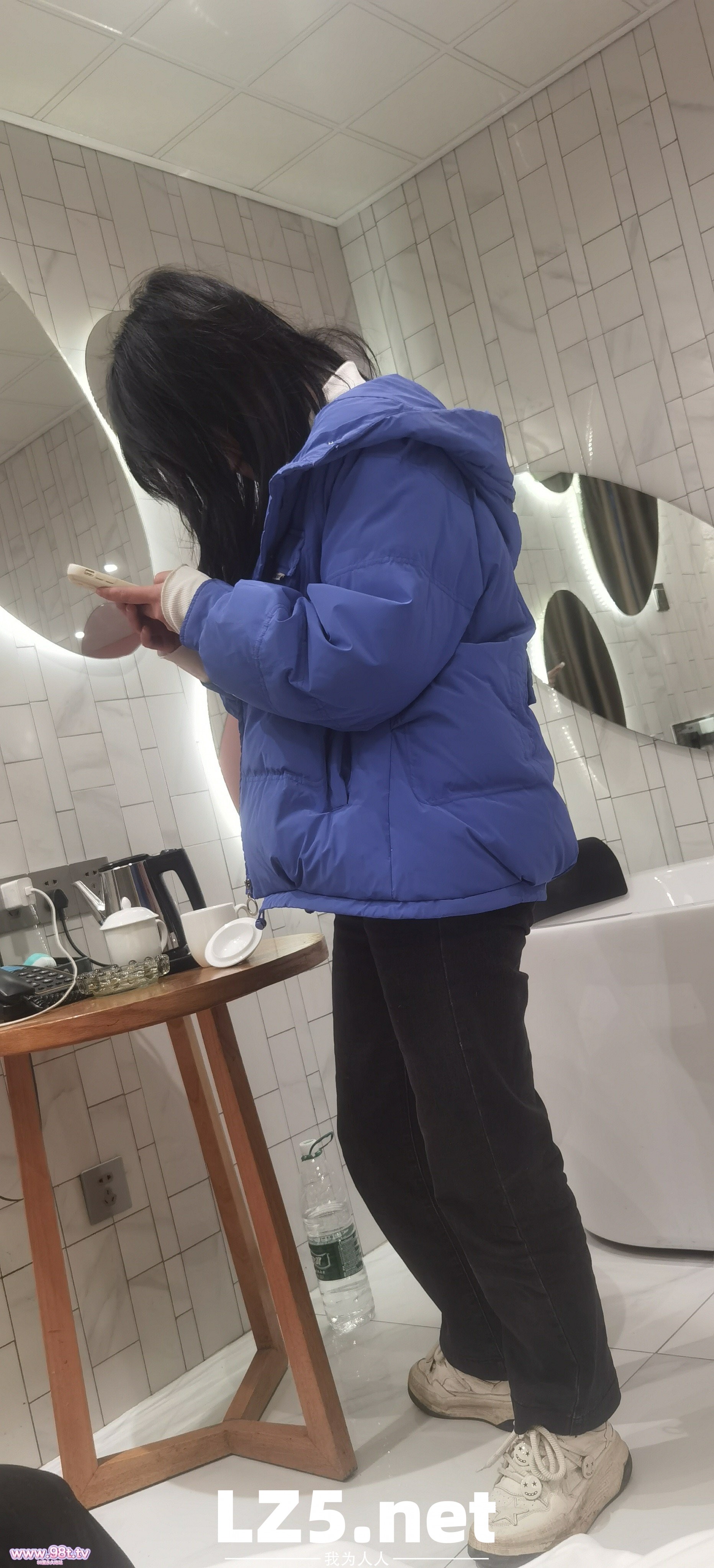 清纯的高中学妹终于被我搞到手了 一眼心动的感觉 就问你嫩不嫩 纯不纯吧 露脸露脸露脸【58P】