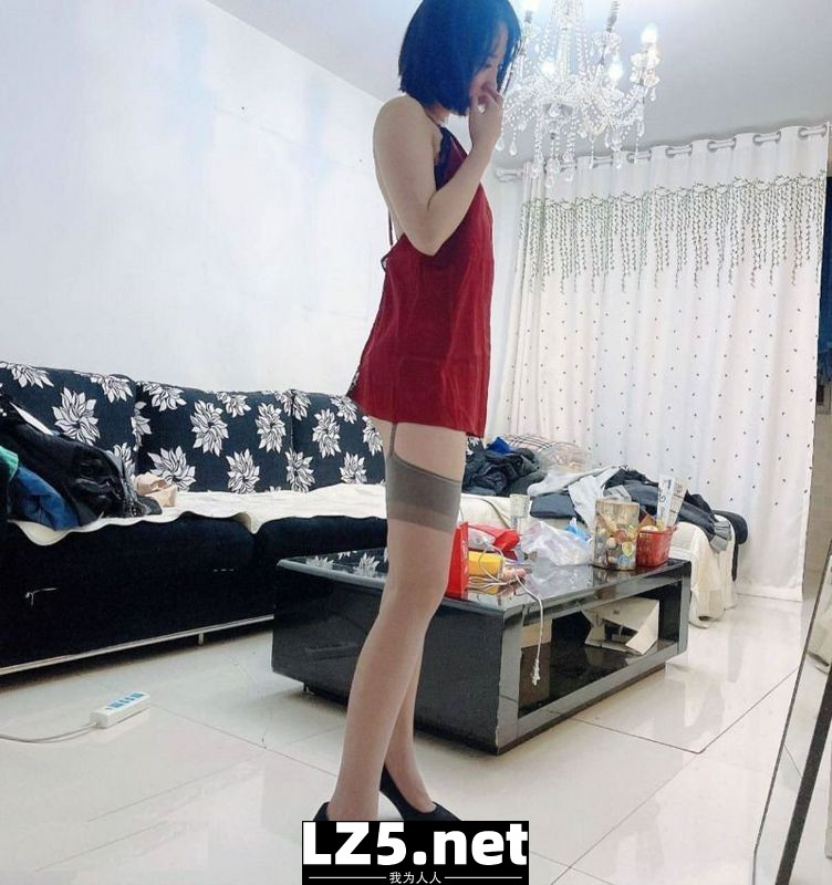 小姐姐誘惑我舔她的小逼  (18P)