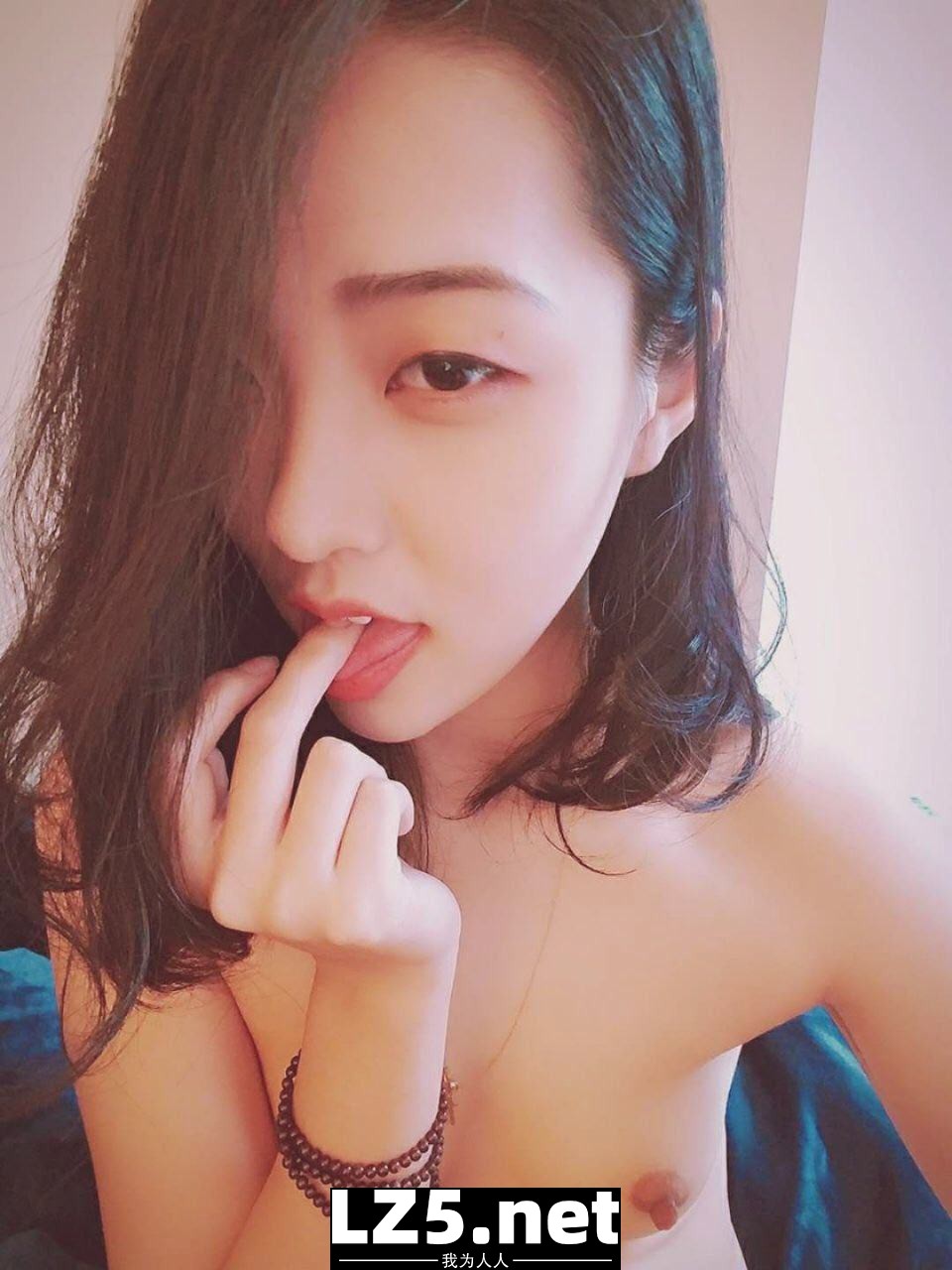 鮮嫩的妹子合集  (50P)