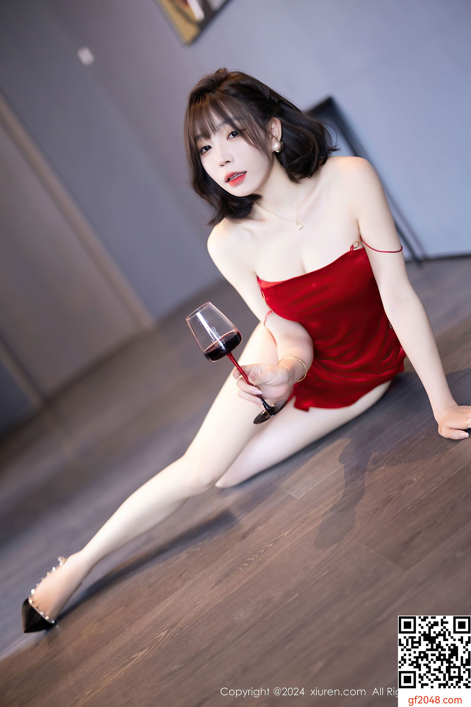 [XiuRen秀人网] No.9229 徐莉芝Booty 美腿黑丝