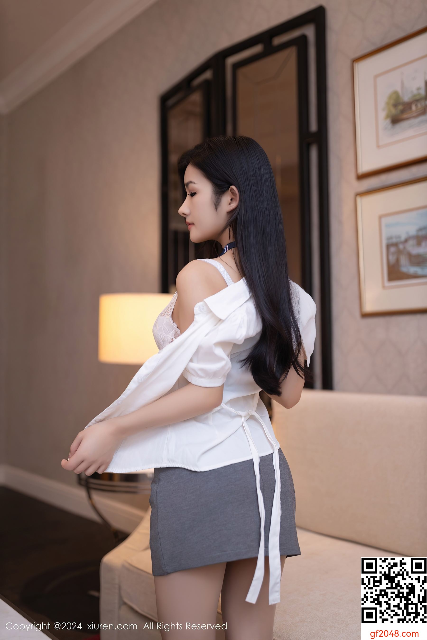 [XiuRen秀人网] No.8910 谭小灵 丝袜美腿