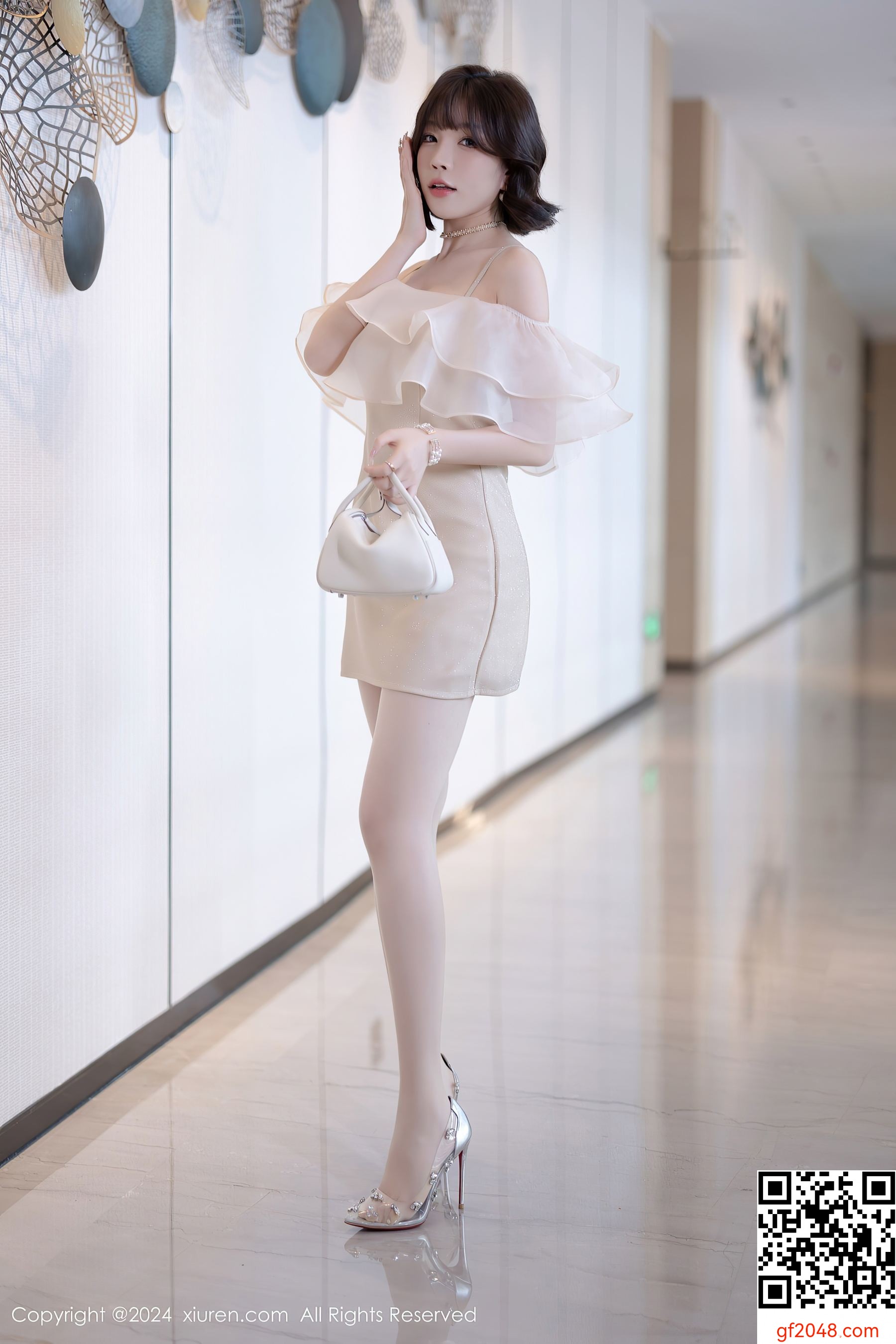 [XiuRen秀人网] No.8917 徐莉芝Booty 丝袜美腿