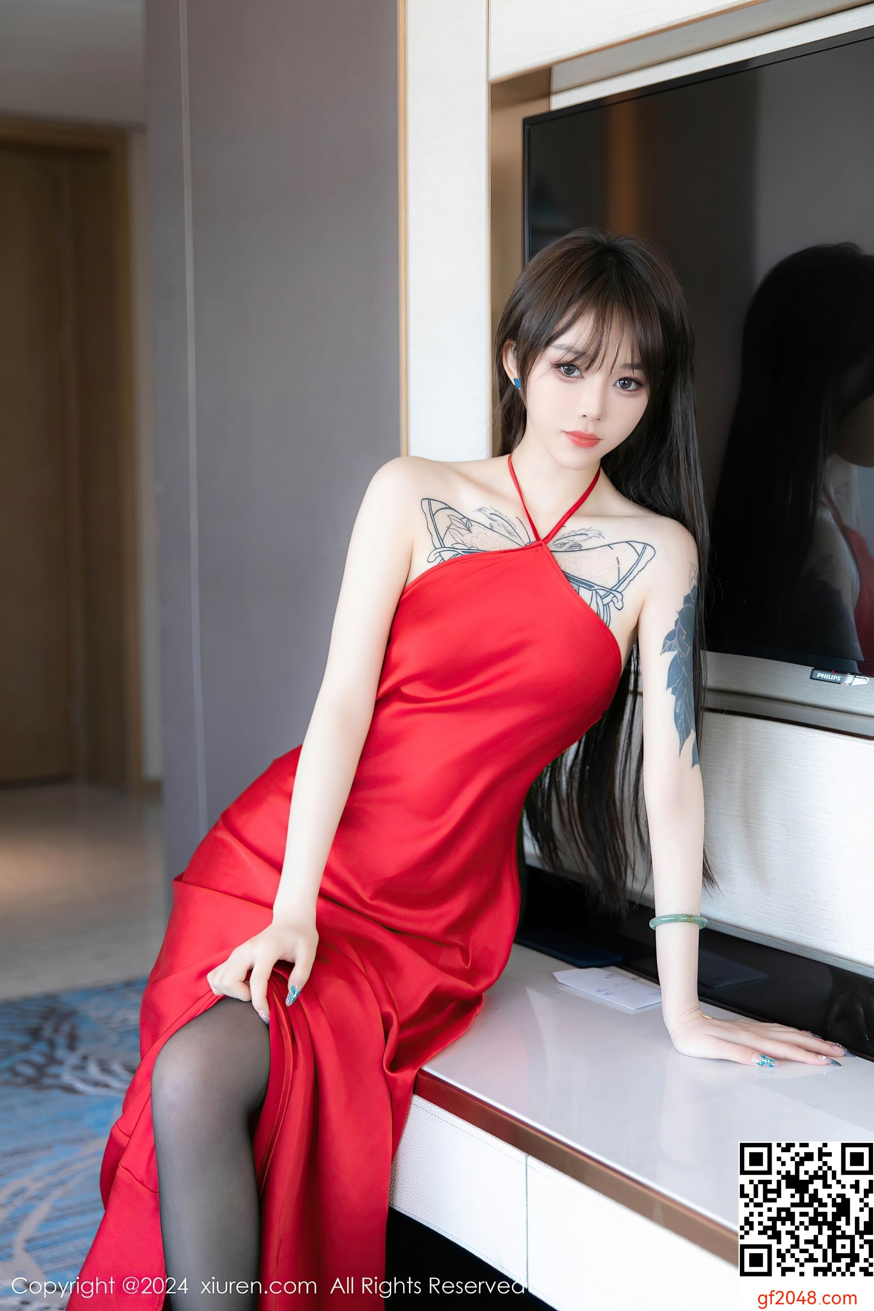 [XiuRen秀人网] No.8630 奶瓶. 长裙美腿