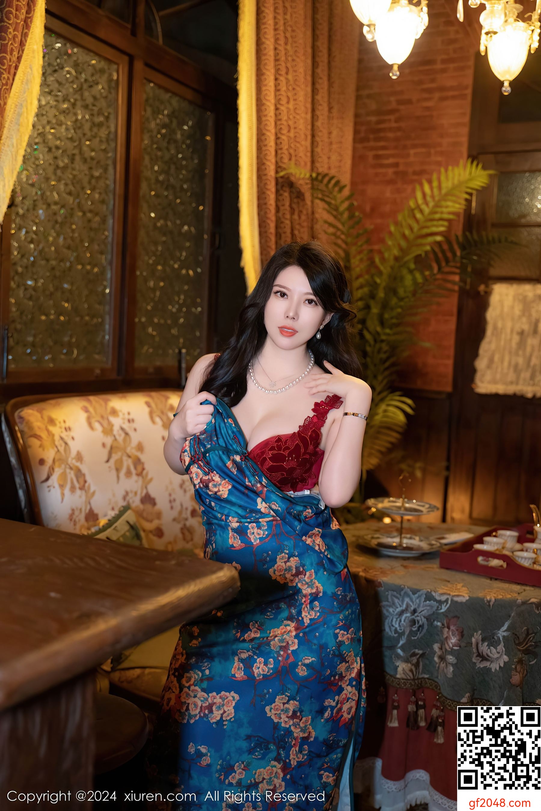 [XiuRen秀人网] No.8476 白茹雪abby 旗袍黑丝