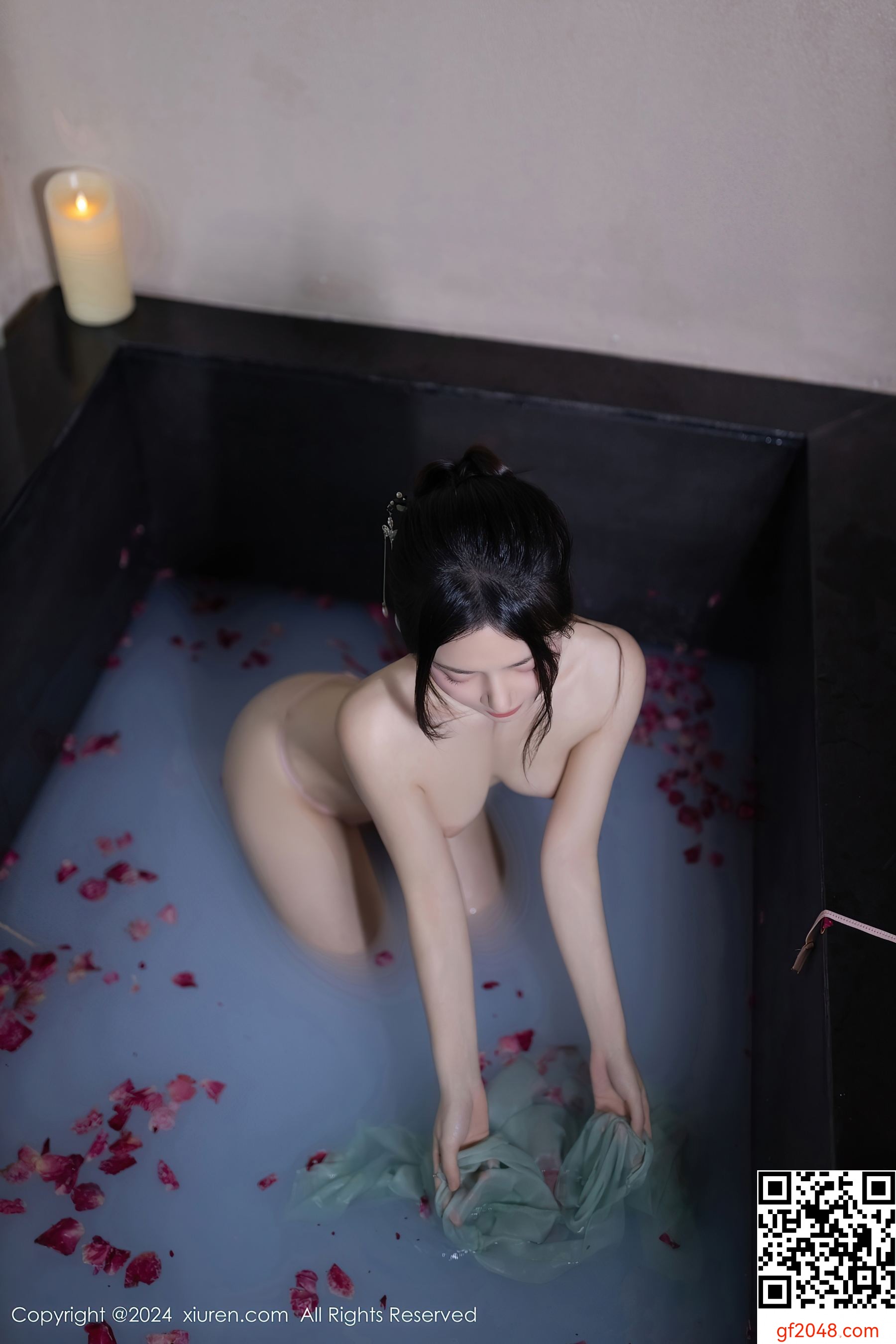 [XiuRen秀人网] No.8428 鱼子酱Fish 美腿性感