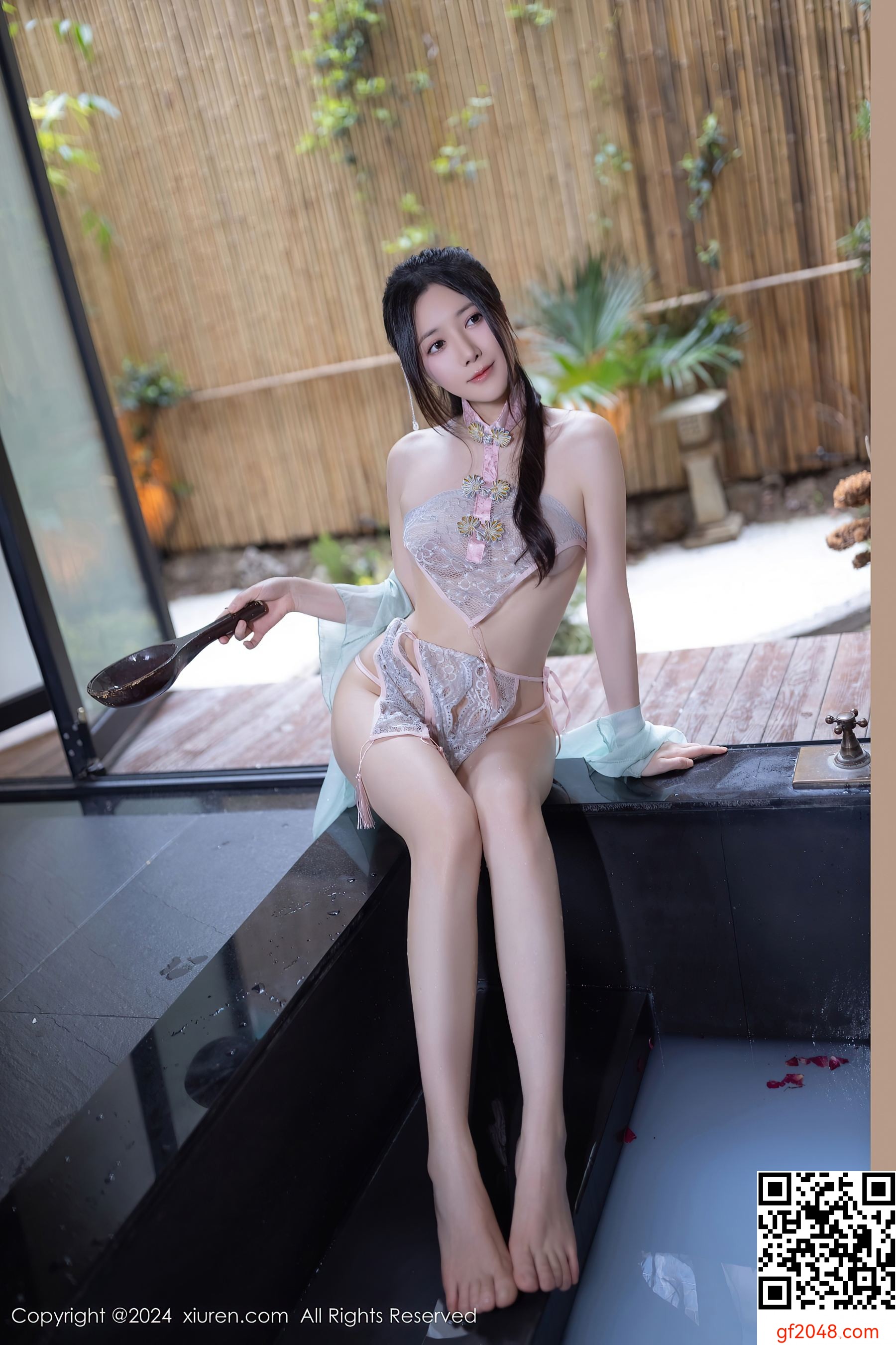 [XiuRen秀人网] No.8428 鱼子酱Fish 美腿性感