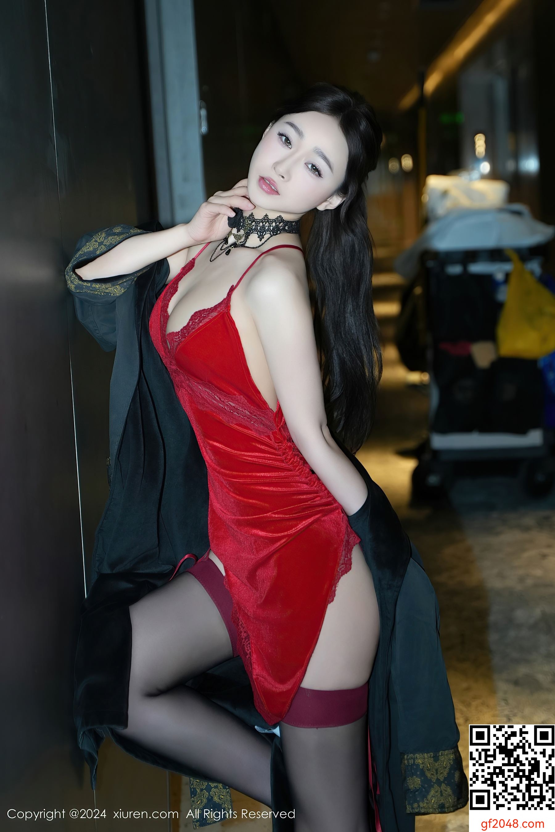 [XiuRen秀人网] No.8547 软糖爱喝奶 黑丝美腿