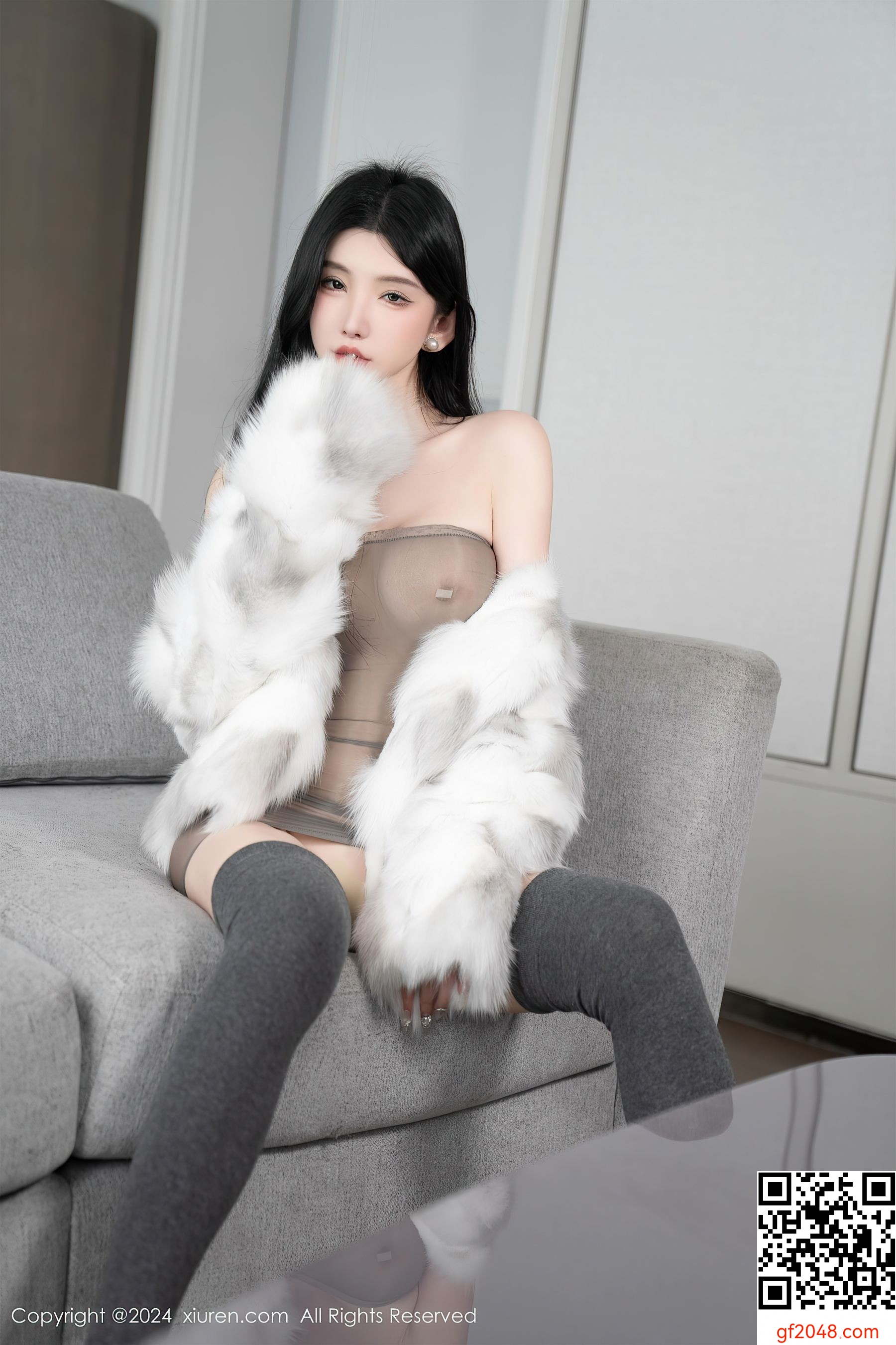 [XiuRen秀人网] No.8383 周于希Sally 丝袜美腿