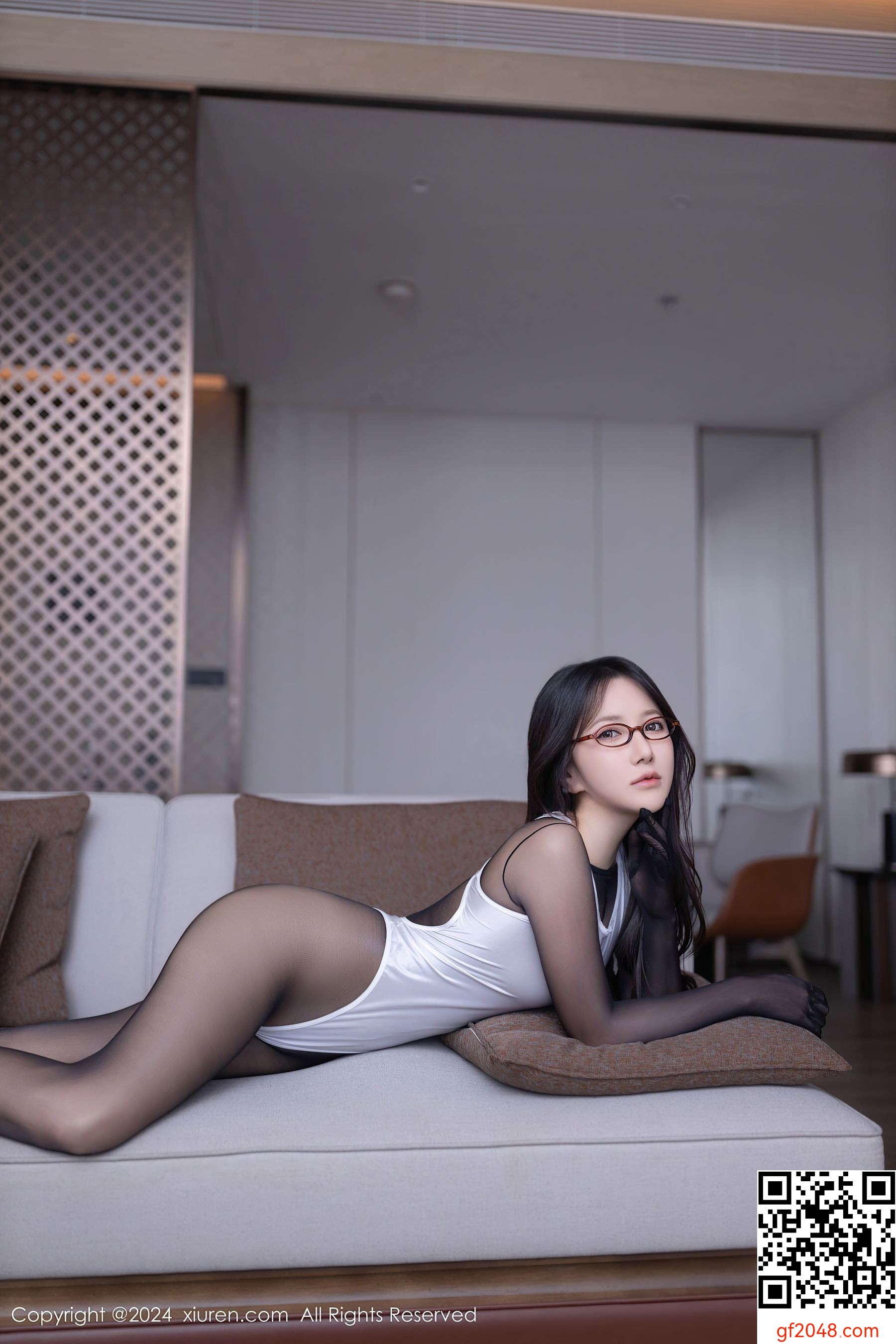 [XiuRen秀人网] No.8278 鱼子酱Fish 美腿黑丝