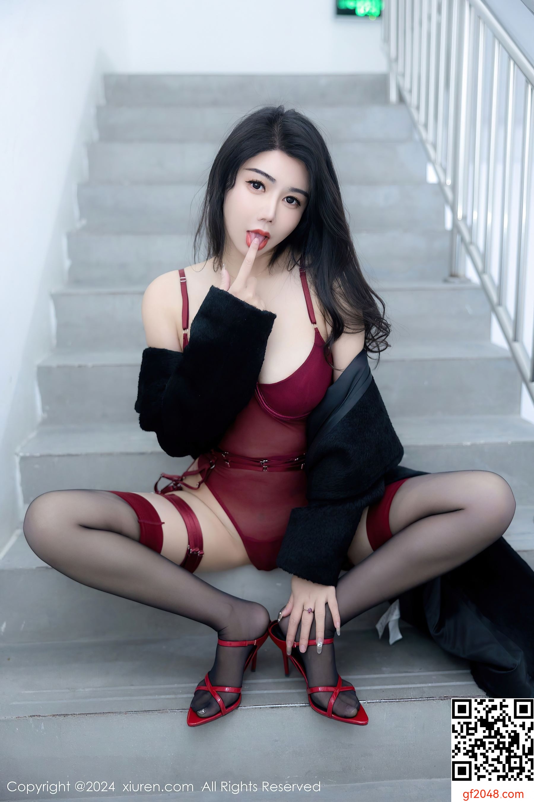 [XiuRen秀人网] No.8221 李若汐 黑丝美腿