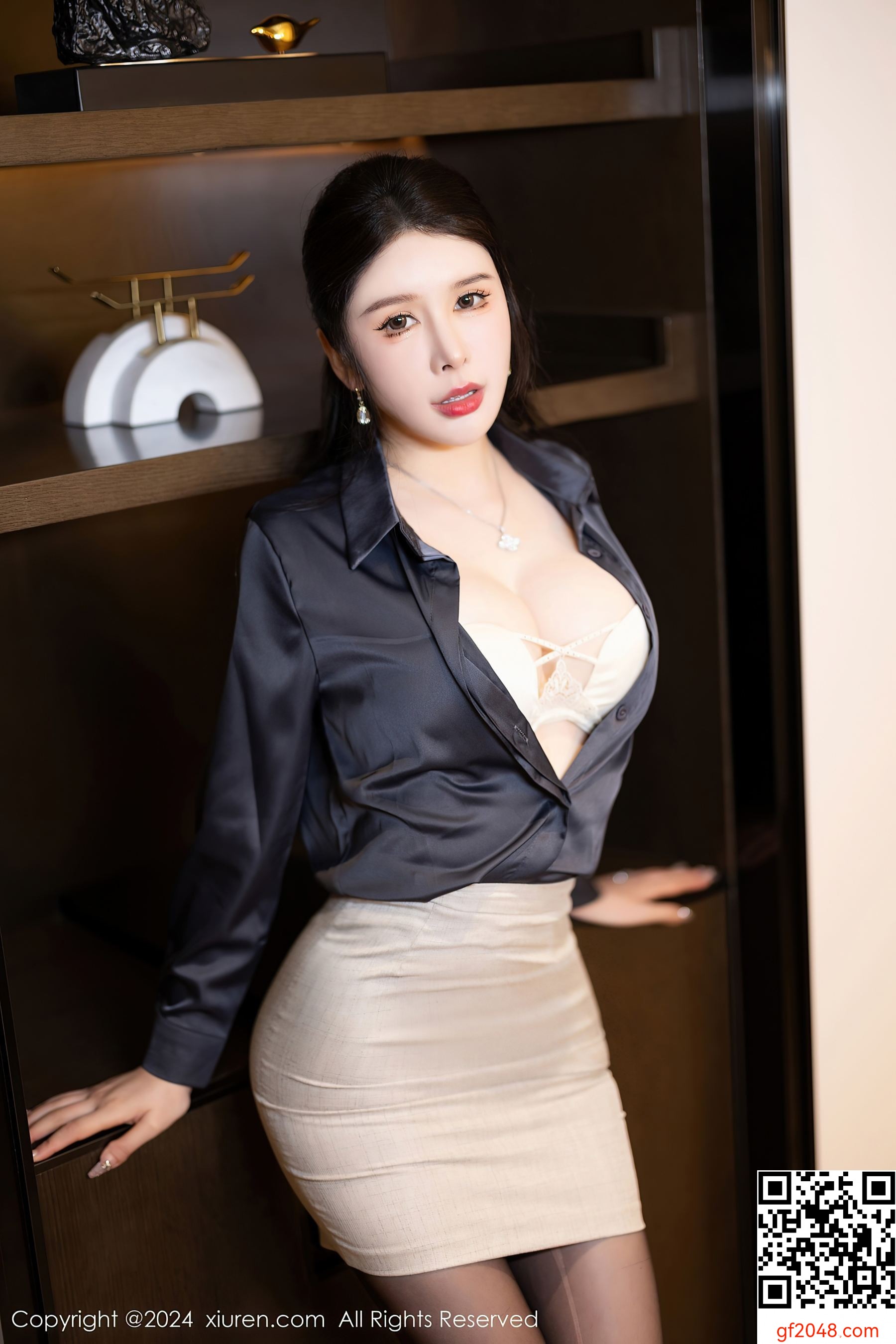 [XiuRen秀人网] No.8126 李丽莎 黑丝美腿