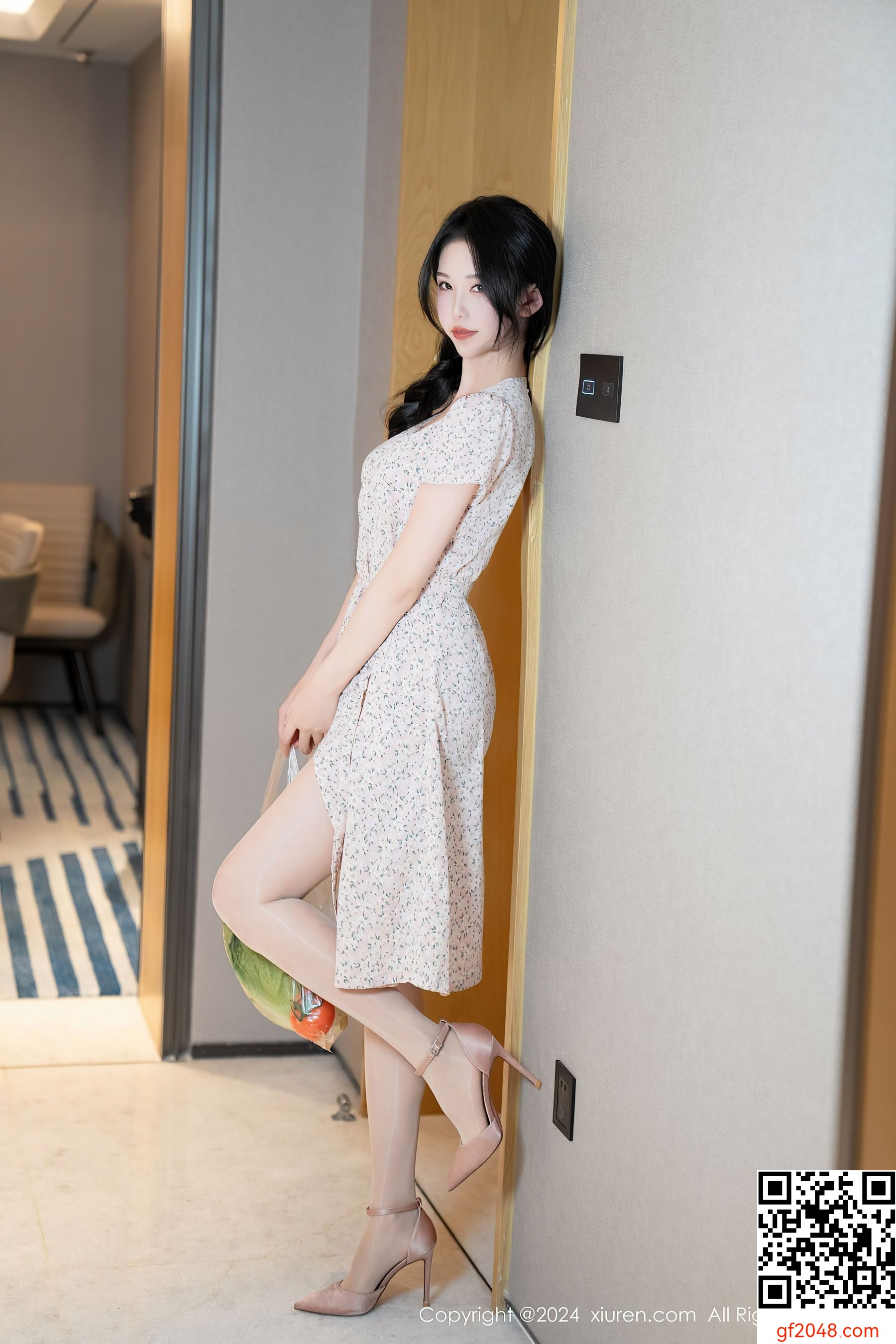 [XiuRen秀人网] No.8130 利世 美腿丝袜