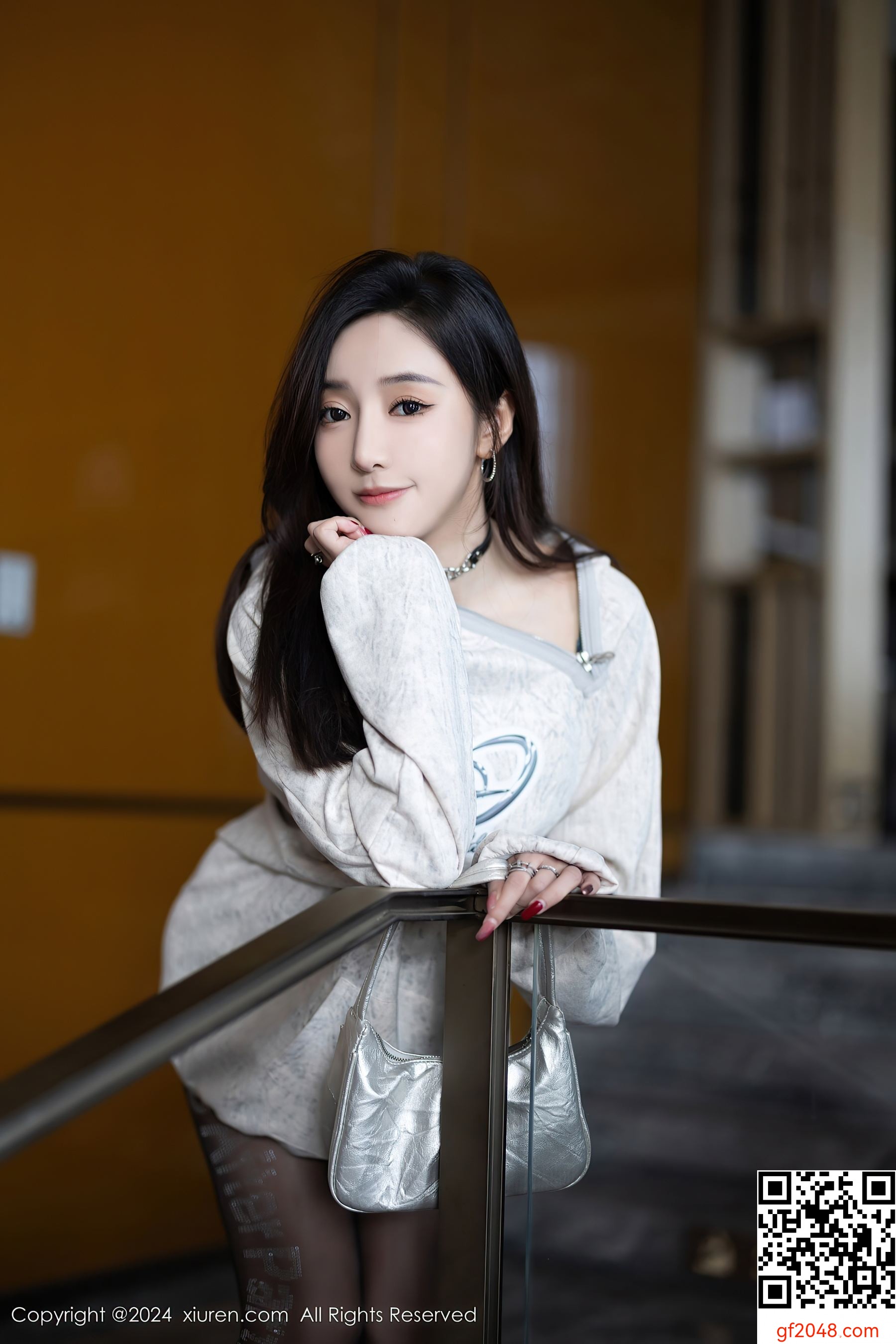 [XiuRen秀人网] No.8135 王馨瑶yanni 美腿黑丝