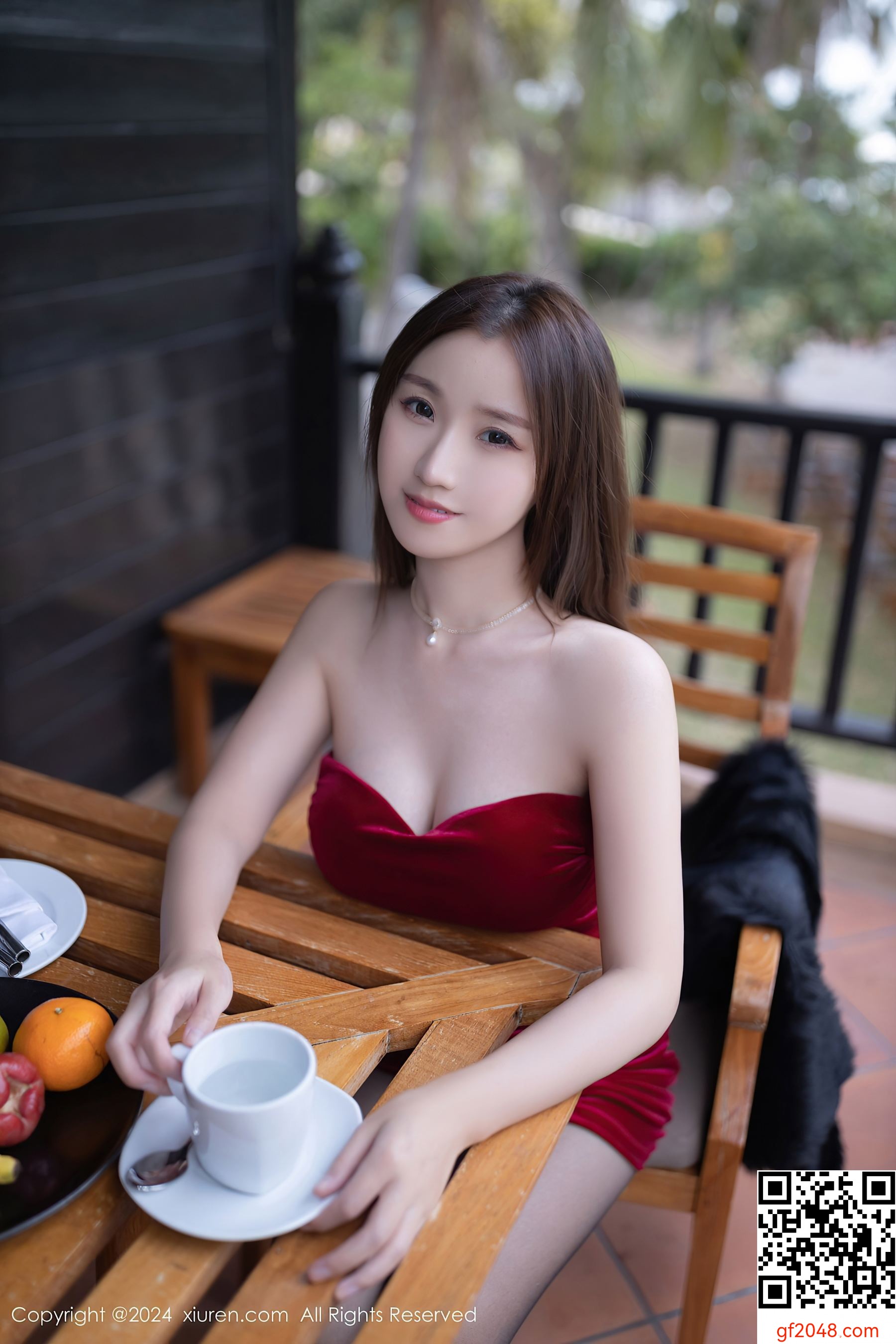 [XiuRen秀人网] No.8077 杏子Yada 美腿黑丝