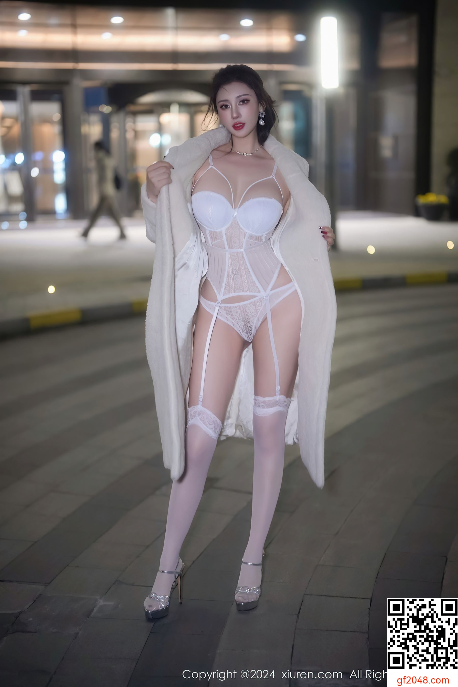 [XiuRen秀人网] No.7978 蕾蕾醒了没 新人美臀
