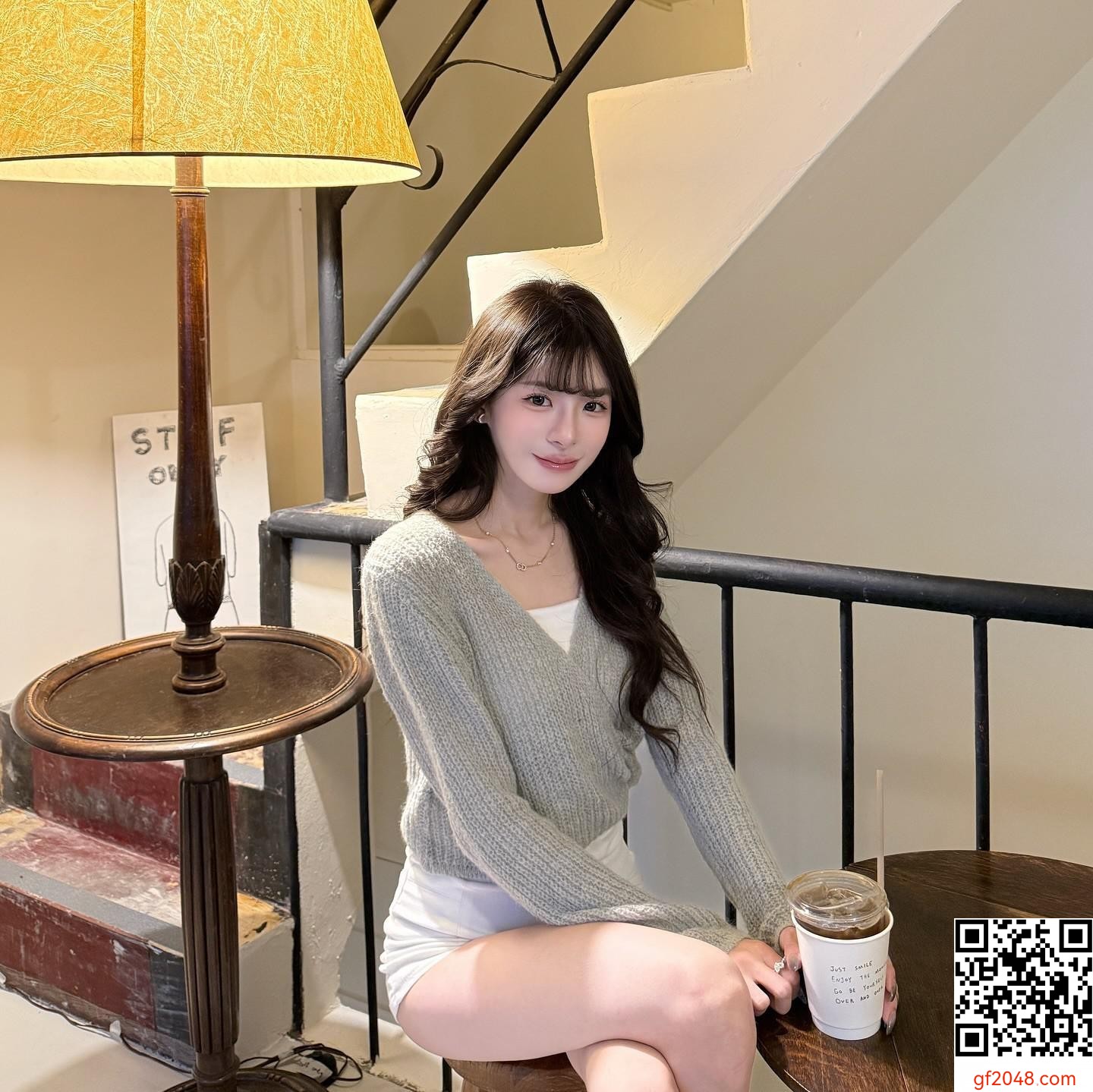 戶外熱浪來襲！97.yan_ 絕美甜心、雪白肌、俏麗可人 火辣指數爆棚 (15P)