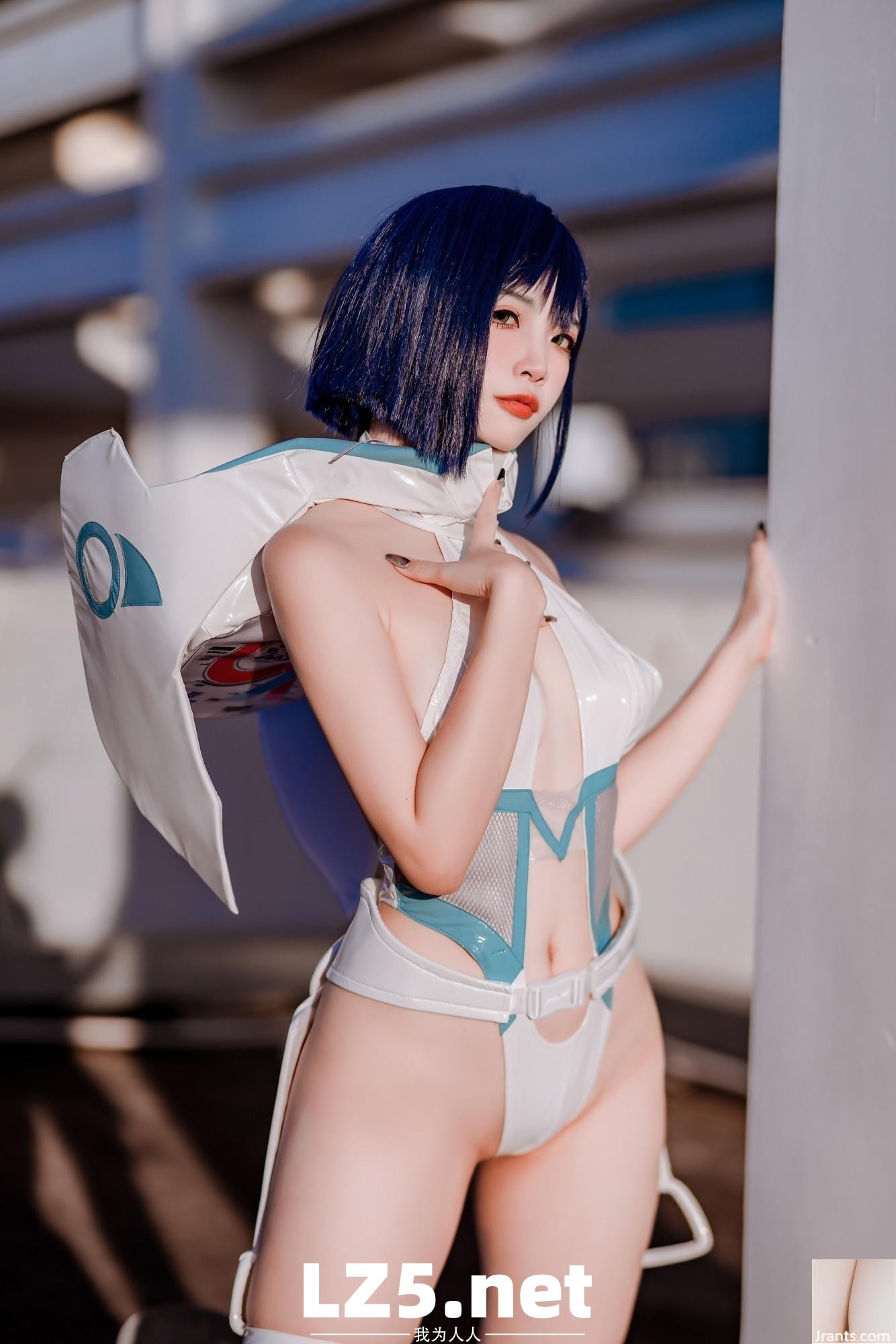 二佐Nisa – 戰斗服 (18P)