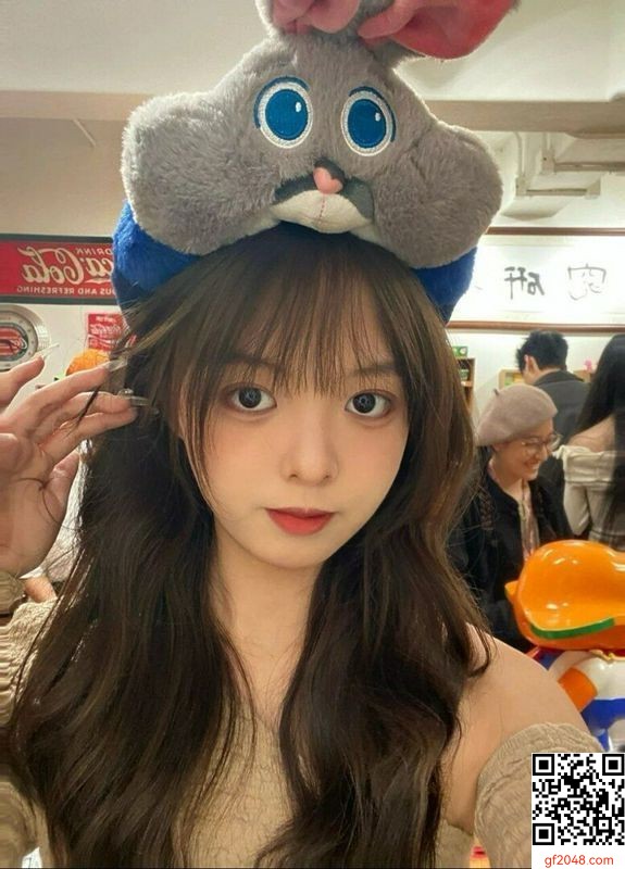 美女和金主爸爸大尺度私拍